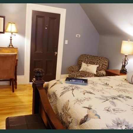 Quartermain House Bed & Breakfast Fredericton Bagian luar foto