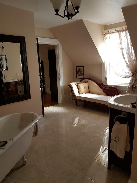 Quartermain House Bed & Breakfast Fredericton Bagian luar foto